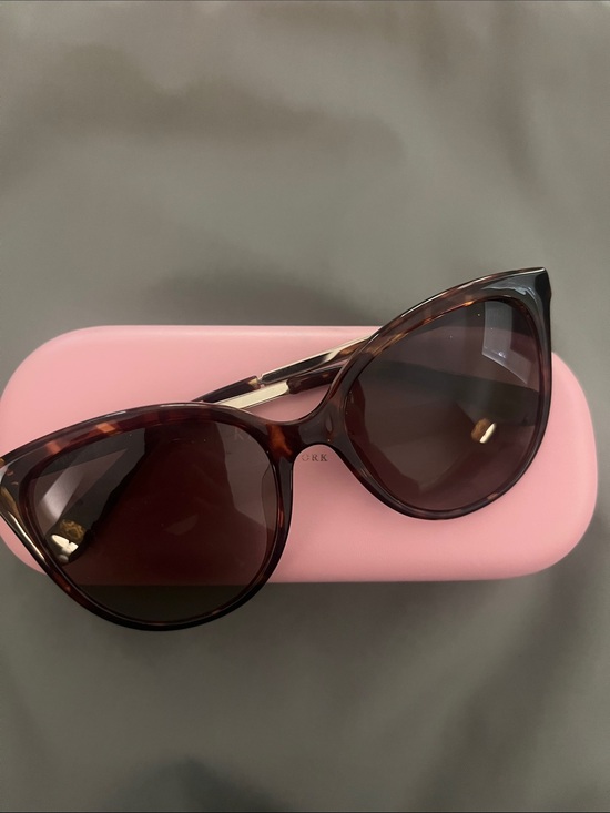kate spade Accessories - LIKE NEW ♠️ Kate spade ♠️ Sassari sunglasses